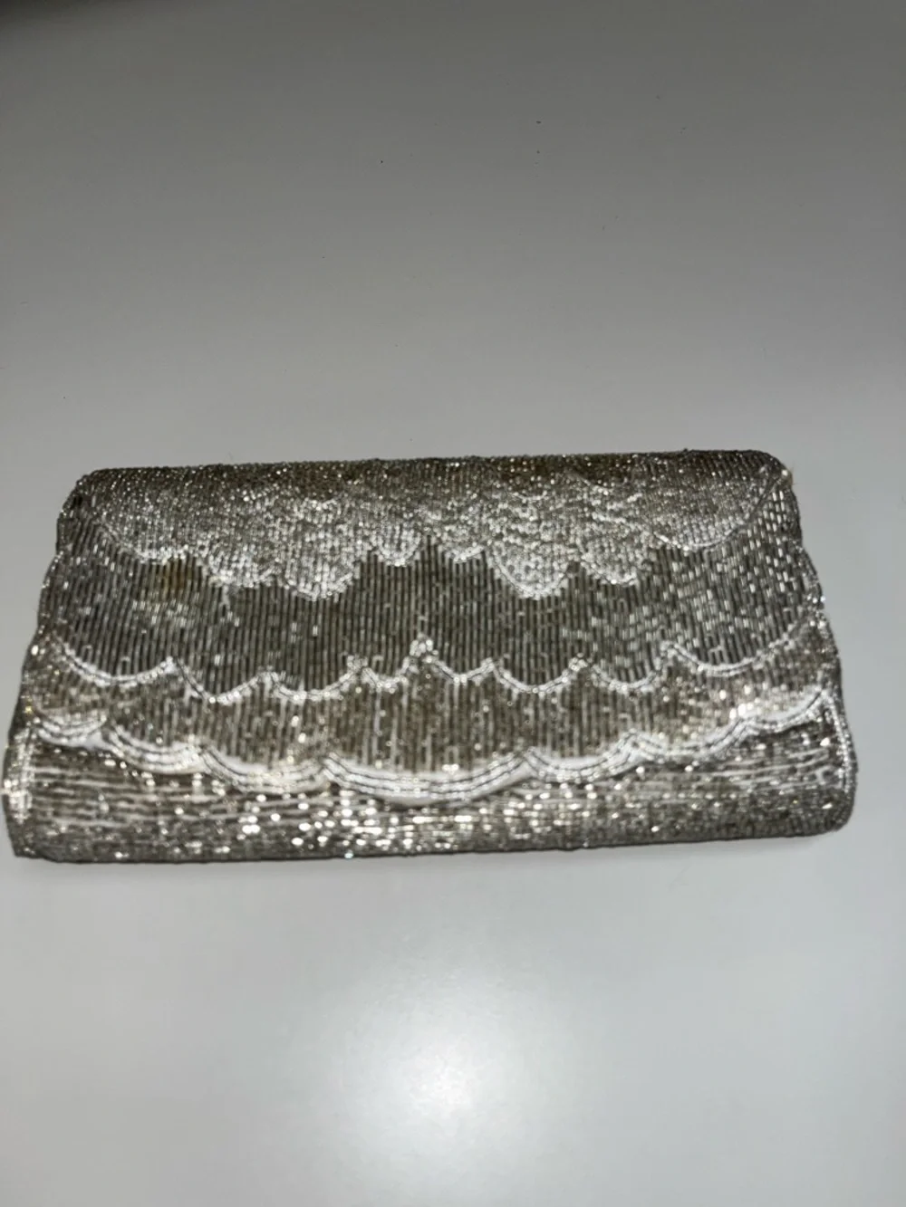 La Regale Silver Scallop Beaded Clutch / Shoulder Bag